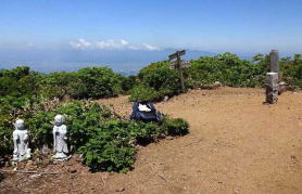 面白山山頂　1264ｍ　神奈川大山の標高レベルしかないがこのロケーション